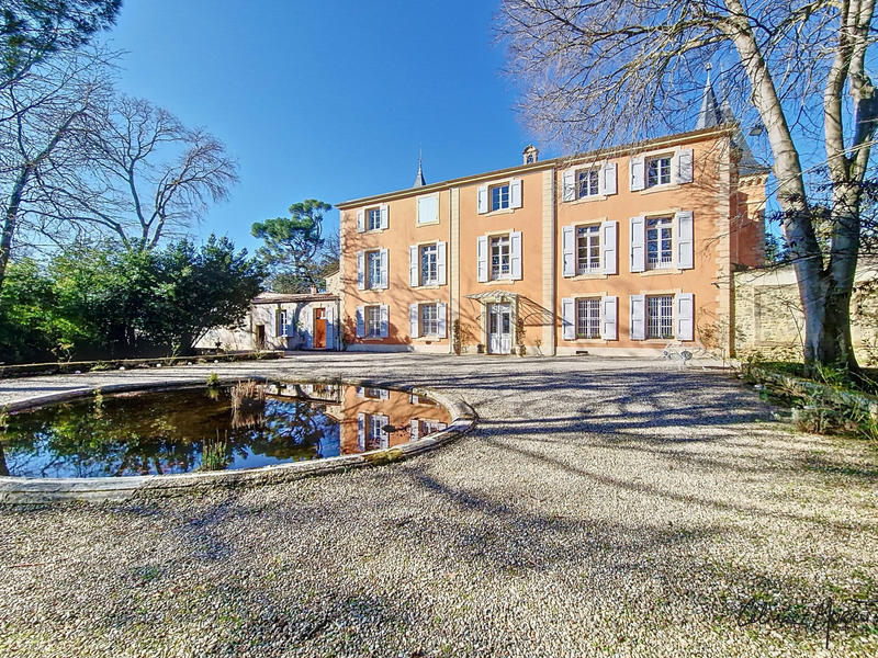 Château - 1 452 m² - 29 pièces