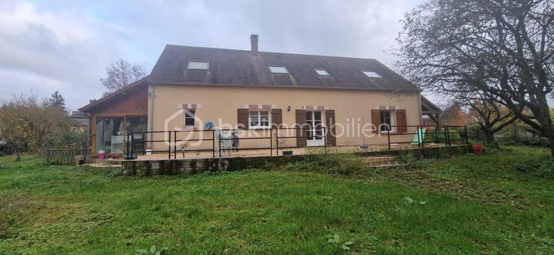 Maison traditionnelle - 142 m² - 7 pièces