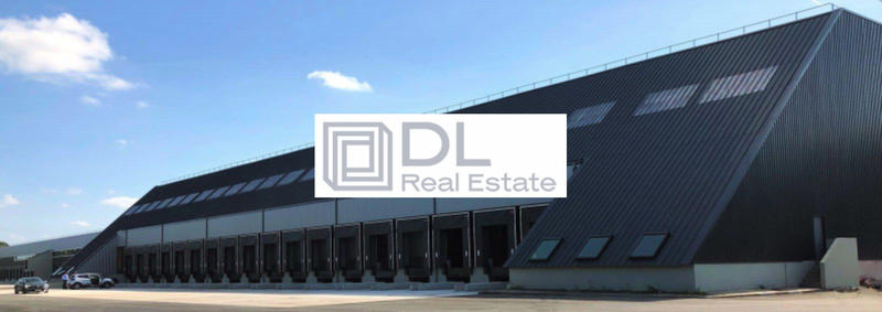 Entrepôt - 7 305 m²