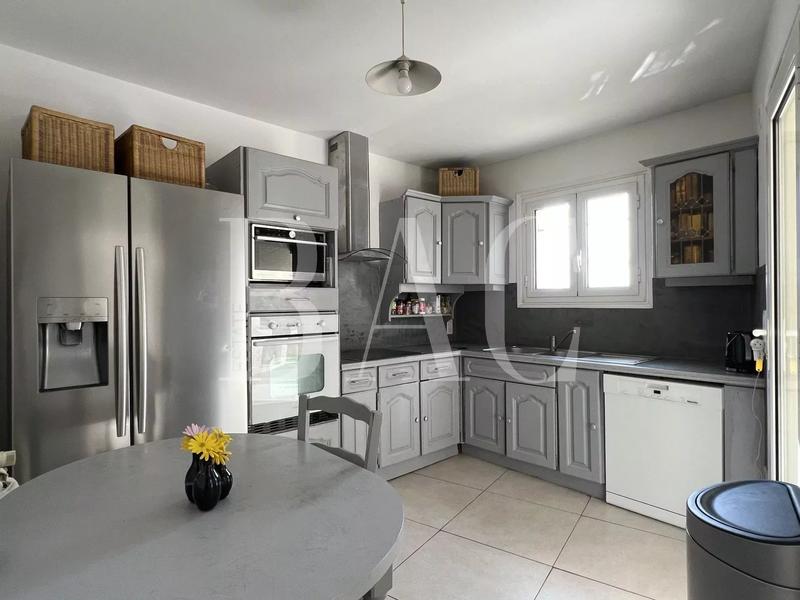 Villa - 350 m² - 8 pièces