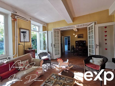 Maison - 198 m² - 7 pièces