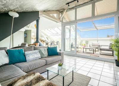 Appartement - 218 m² - 6 pièces