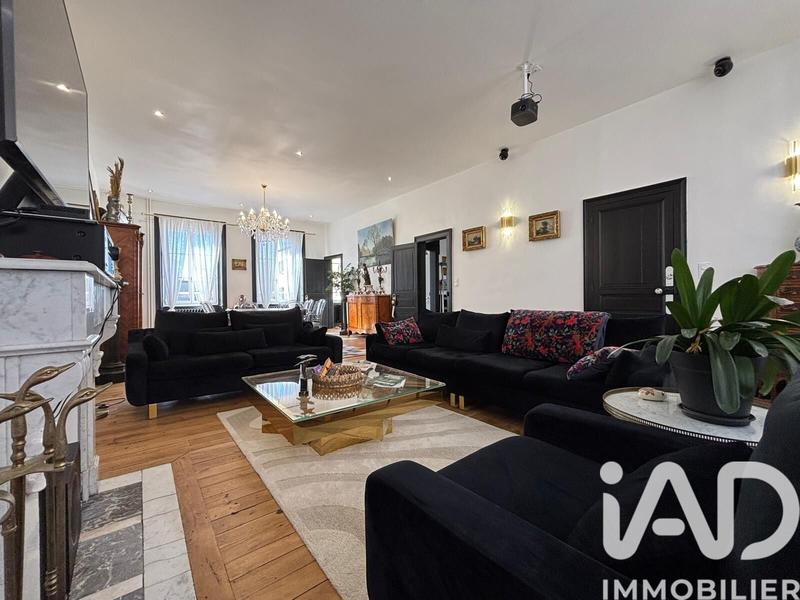Maison - 309 m² - 11 pièces