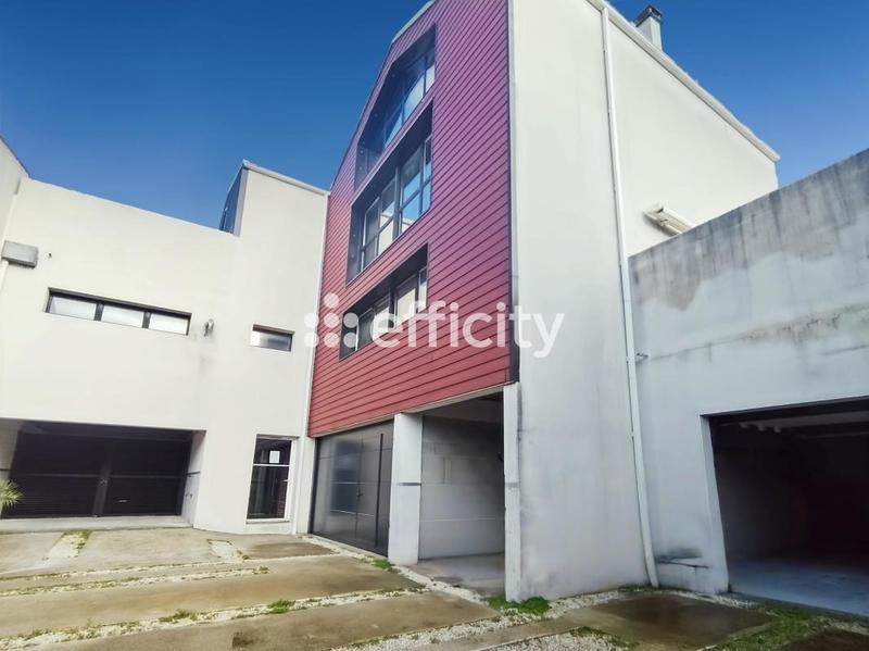 Appartement - 214 m² - 6 pièces