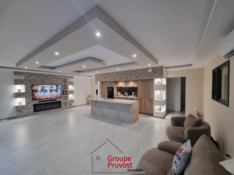 Maison - 240 m² - 5 pièces