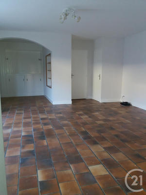 Appartement - 81 m² - 2 pièces