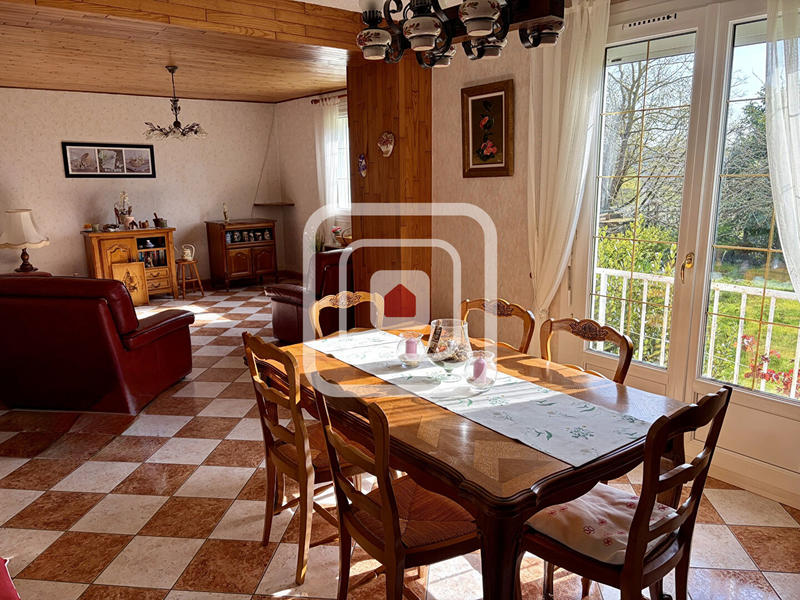 Maison - 95 m² - 5 pièces