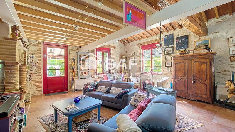 Maison - 270 m² - 9 pièces