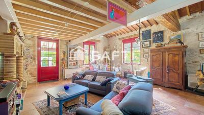 Maison - 270 m² - 9 pièces