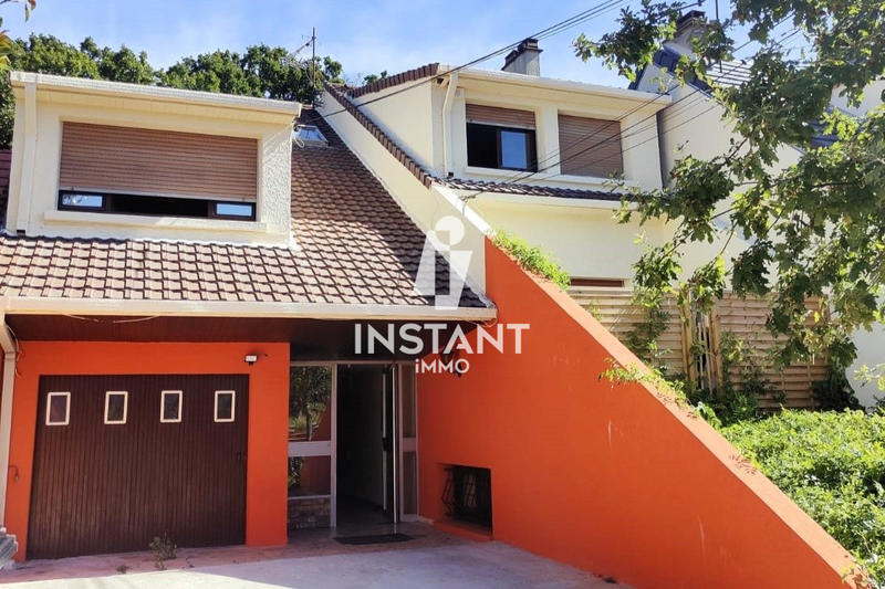 Immeuble - 240 m² - 2 pièces