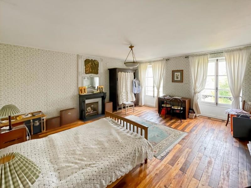 Maison - 301 m² - 11 pièces