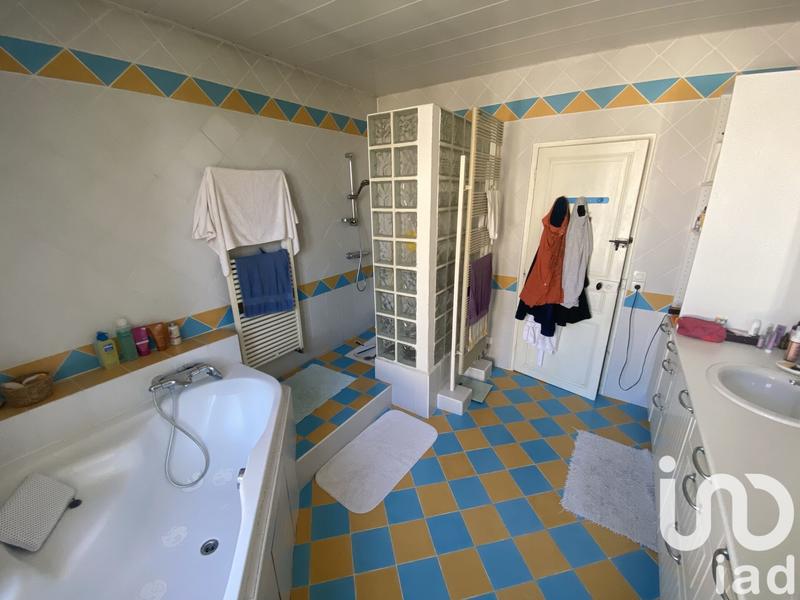 Maison - 210 m² - 8 pièces