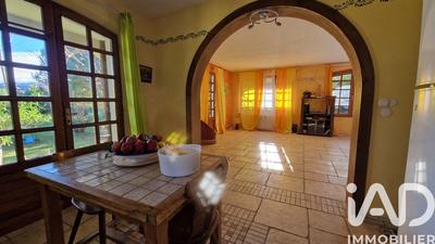 Maison - 185 m² - 9 pièces