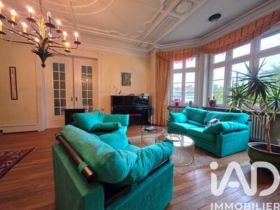 Maison - 365 m² - 12 pièces