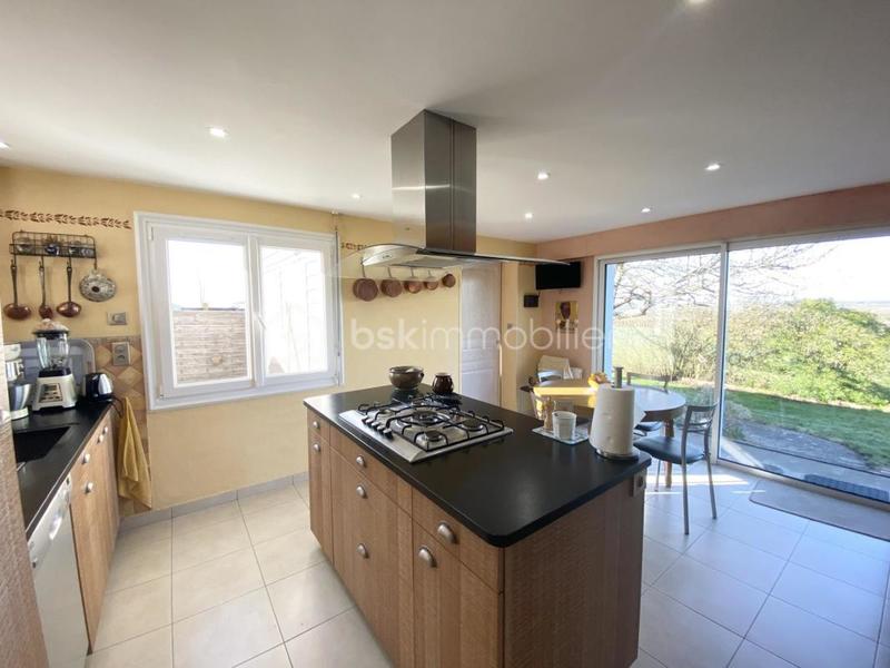 Maison traditionnelle - 163 m² - 6 pièces