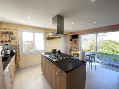 Maison traditionnelle - 163 m² - 6 pièces