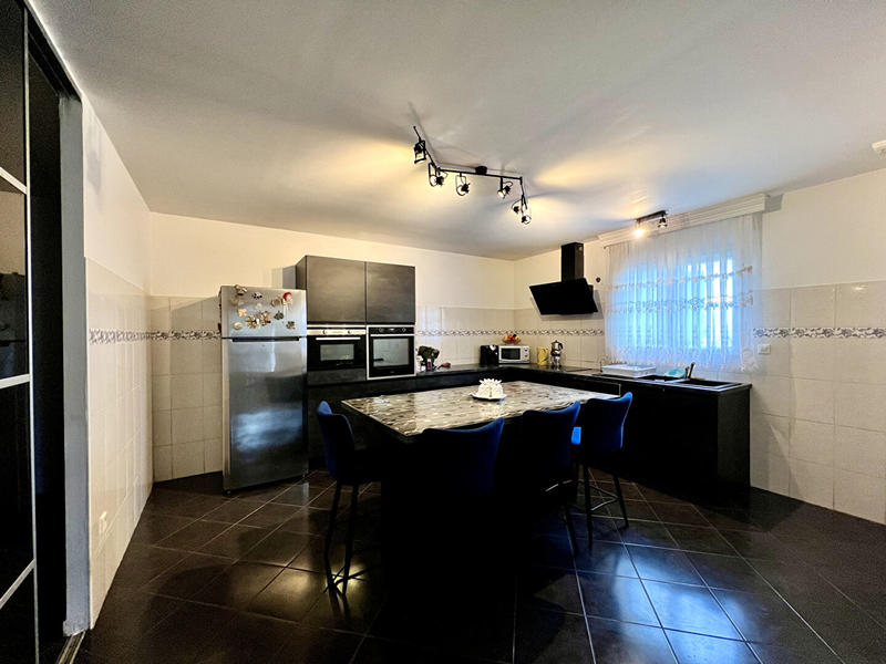 Maison - 170 m² - 6 pièces