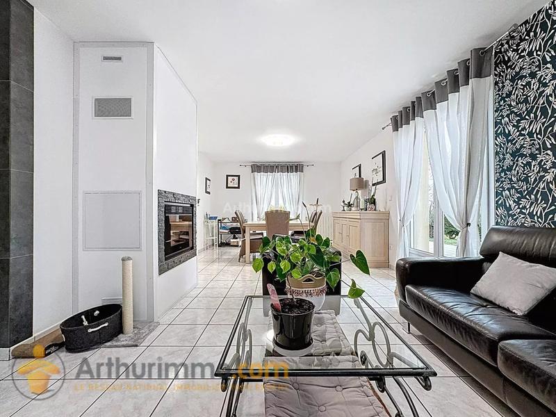 Maison - 96 m² - 5 pièces