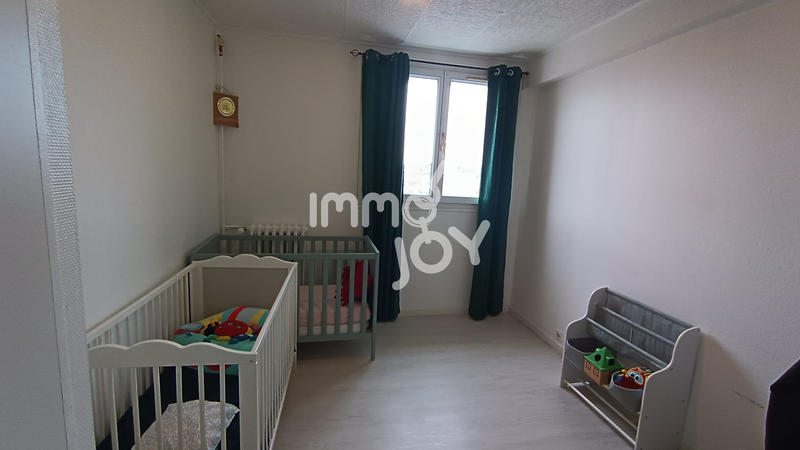 Appartement - 98 m² - 6 pièces