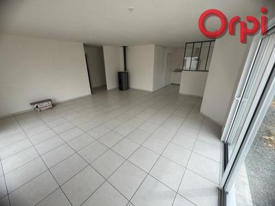 Maison - 93 m² - 4 pièces