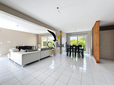 Maison contemporaine - 151 m² - 6 pièces