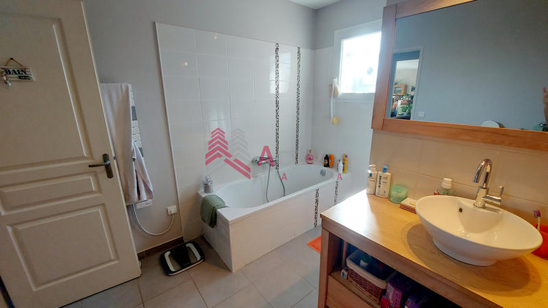 Maison - 102 m² - 4 pièces