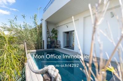 Villa - 216 m² - 6 pièces