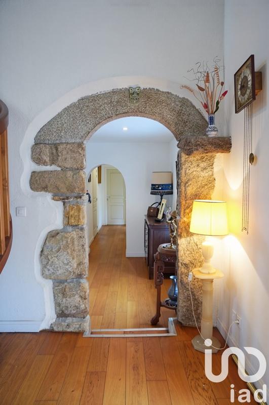 Maison - 168 m² - 8 pièces