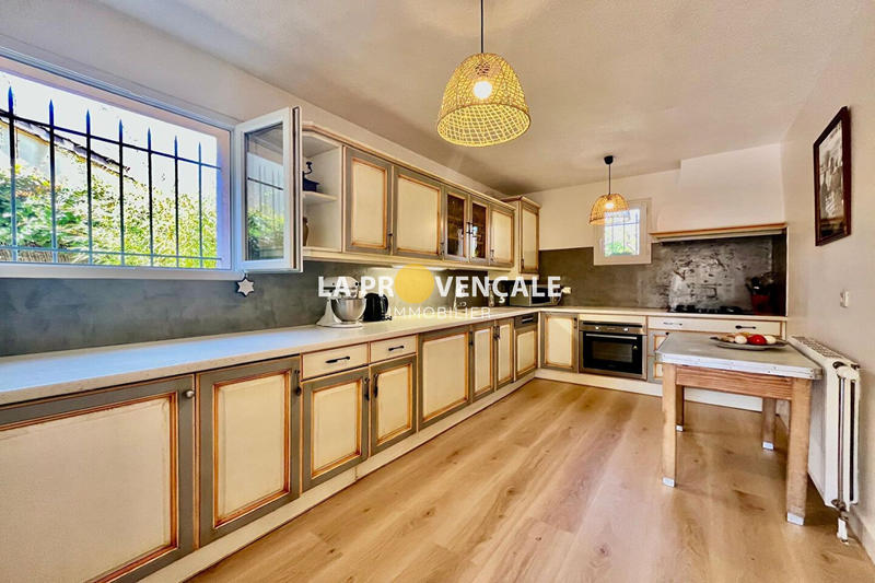 Maison - 98 m² - 4 pièces