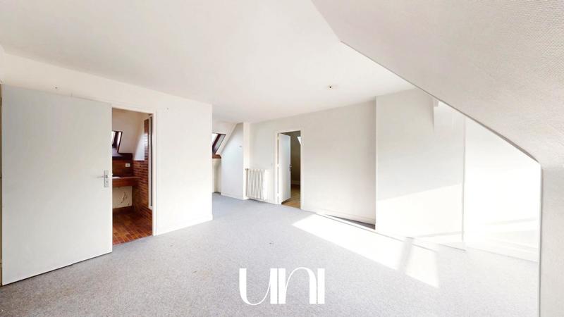 Maison - 325 m² - 10 pièces