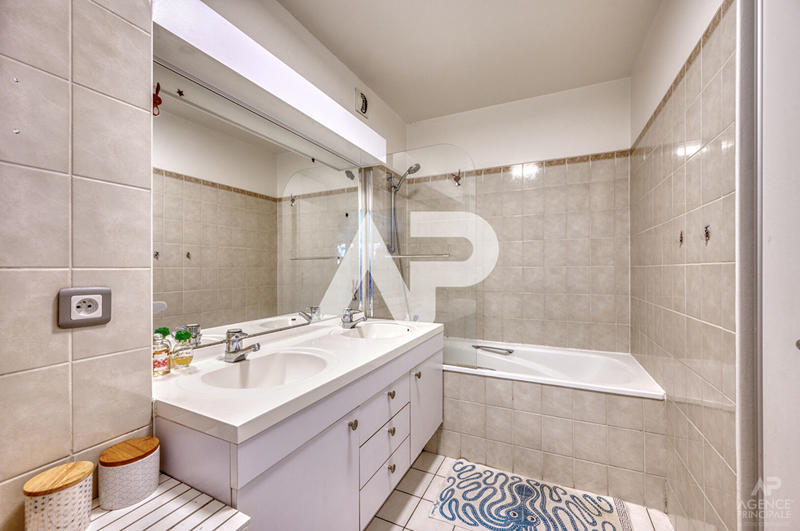 Appartement - 86 m² - 3 pièces