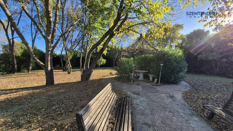 Villa - 366 m² - 12 pièces