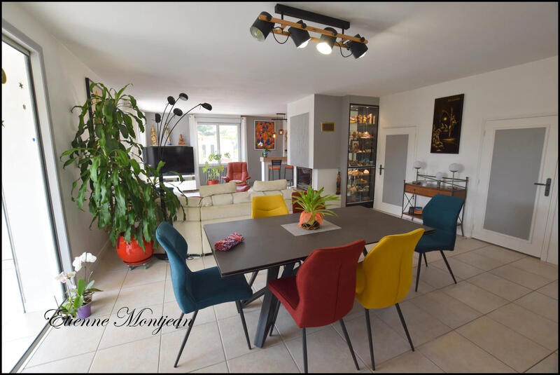 Maison - 257 m² - 13 pièces