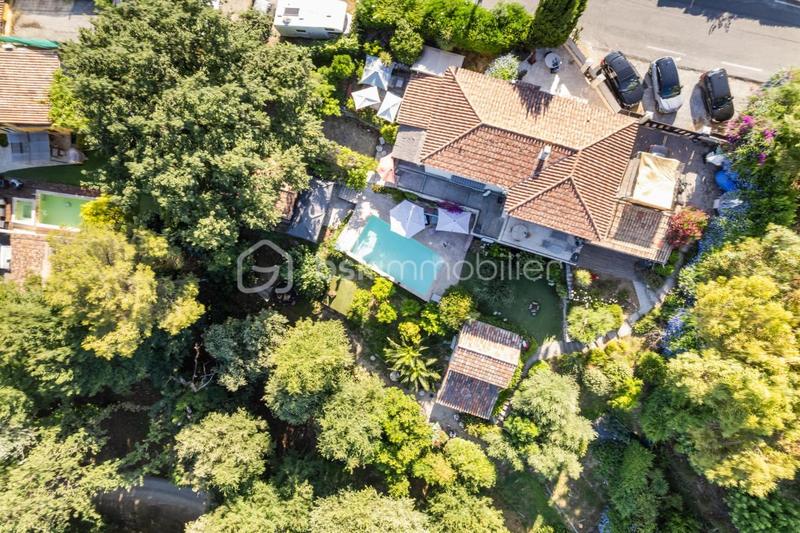 Villa - 312 m² - 7 pièces