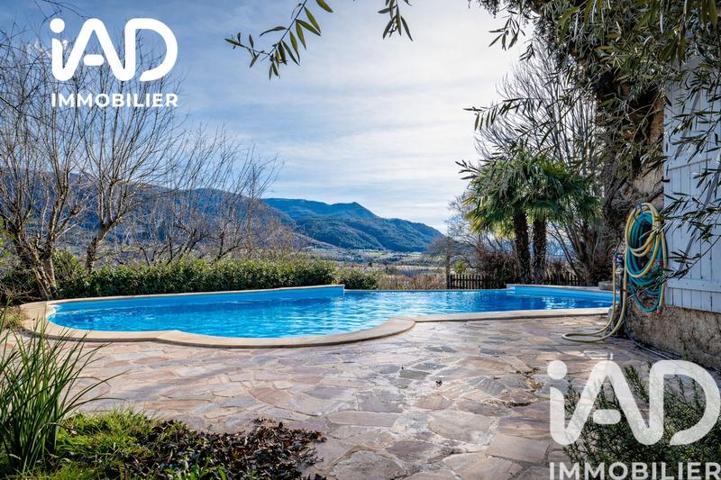 Maison - 250 m² - 5 pièces