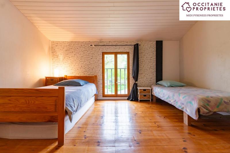 Propriété - 277 m² - 13 pièces