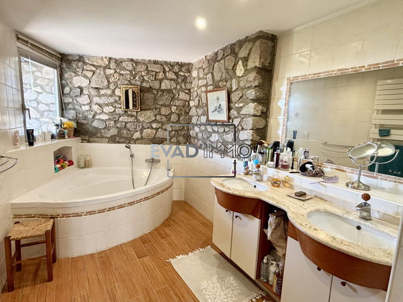 Ferme - 242 m² - 10 pièces