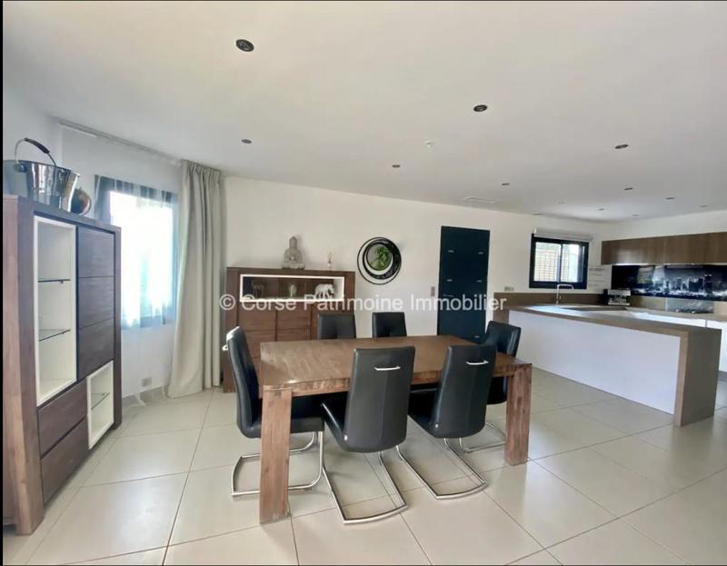 Villa - 210 m² - 6 pièces