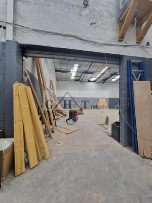 Entrepôt - 270 m²