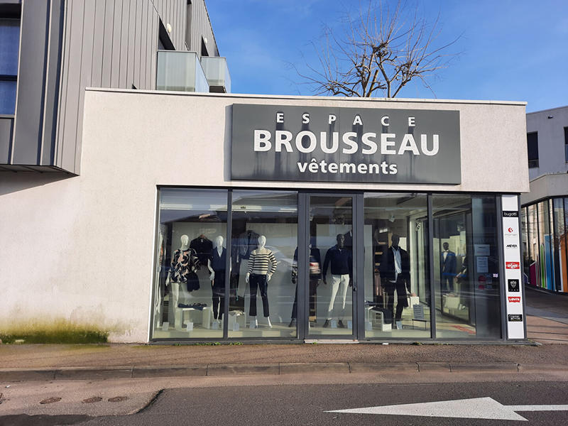 Local commercial - 384 m² - 3 pièces