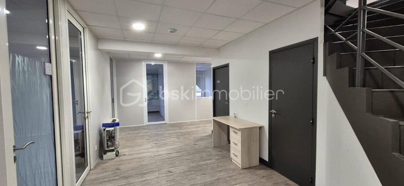 Bureau - 228 m² - 9 pièces