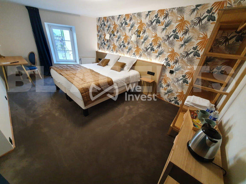 Maison - 637 m² - 20 pièces