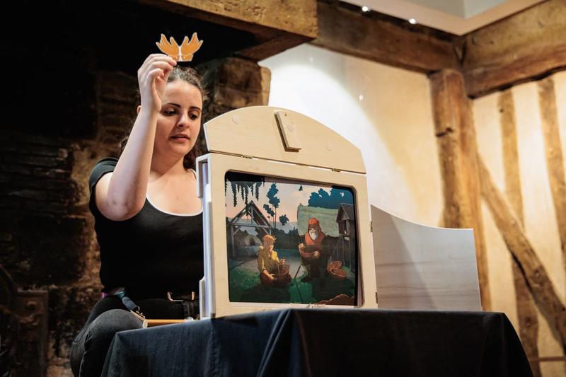 Les Étonnants Patrimoines : Conte en kamishibaï - la malédiction du faucon