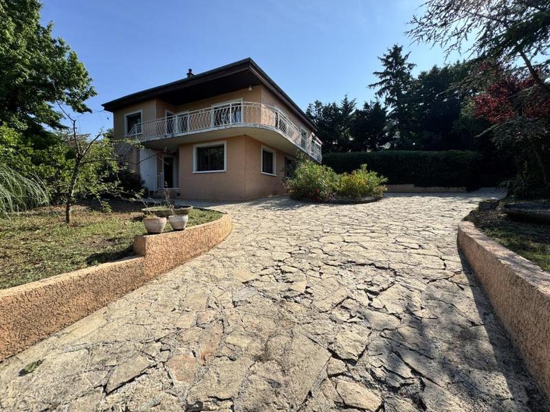 Maison - 152 m² - 7 pièces