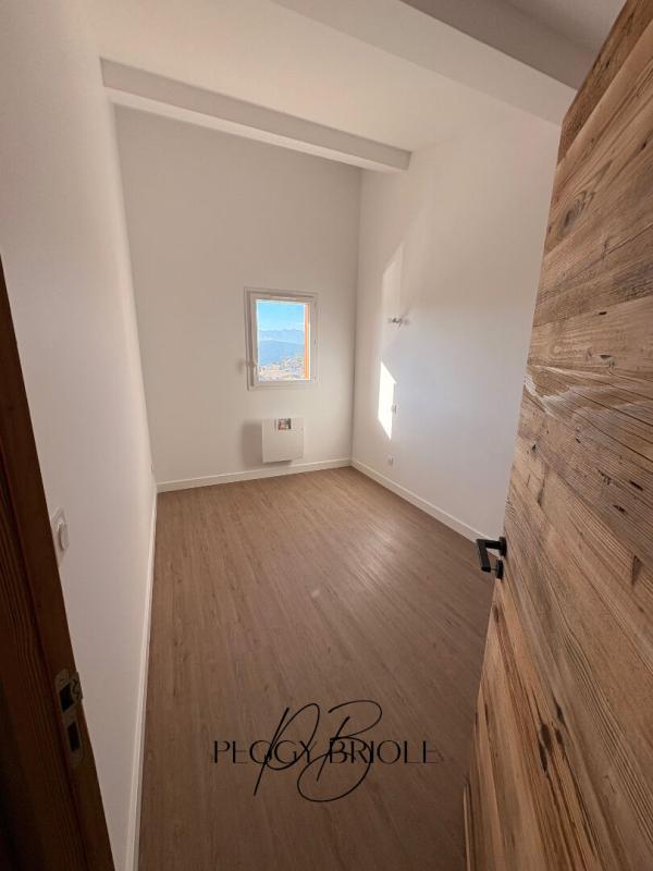 Appartement - 98 m² - 5 pièces