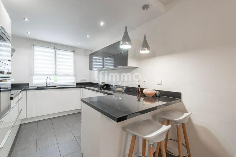 Maison - 111 m² - 6 pièces