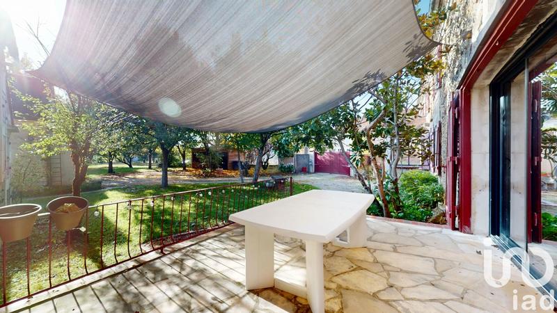 Maison - 220 m² - 6 pièces