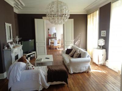 Appartement - 186 m² - 7 pièces