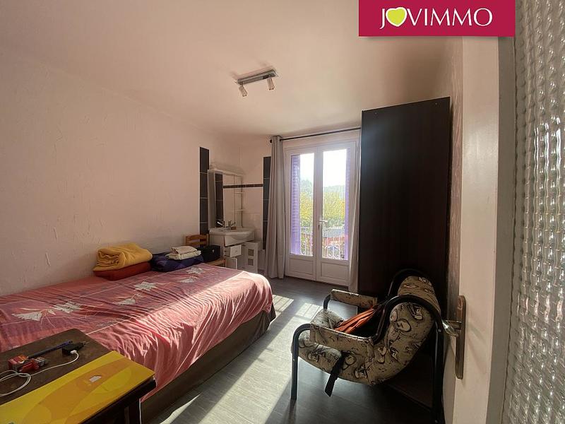 Maison - 335 m² - 16 pièces