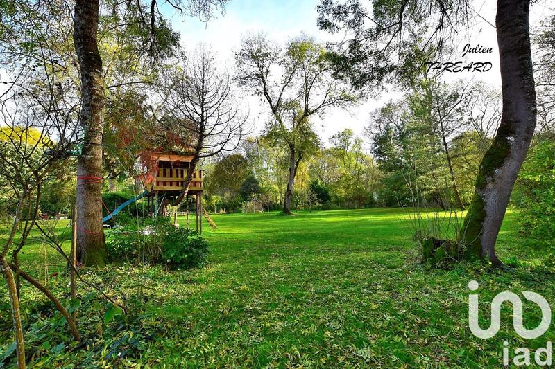 Maison - 240 m² - 8 pièces